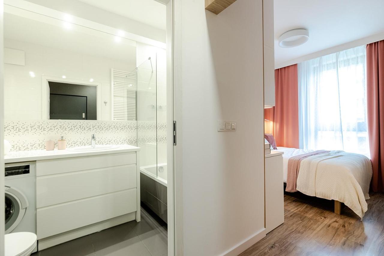Studio Wola Apartament Kasprzaka - Wifi + Smart Tv 바르샤바 외부 사진